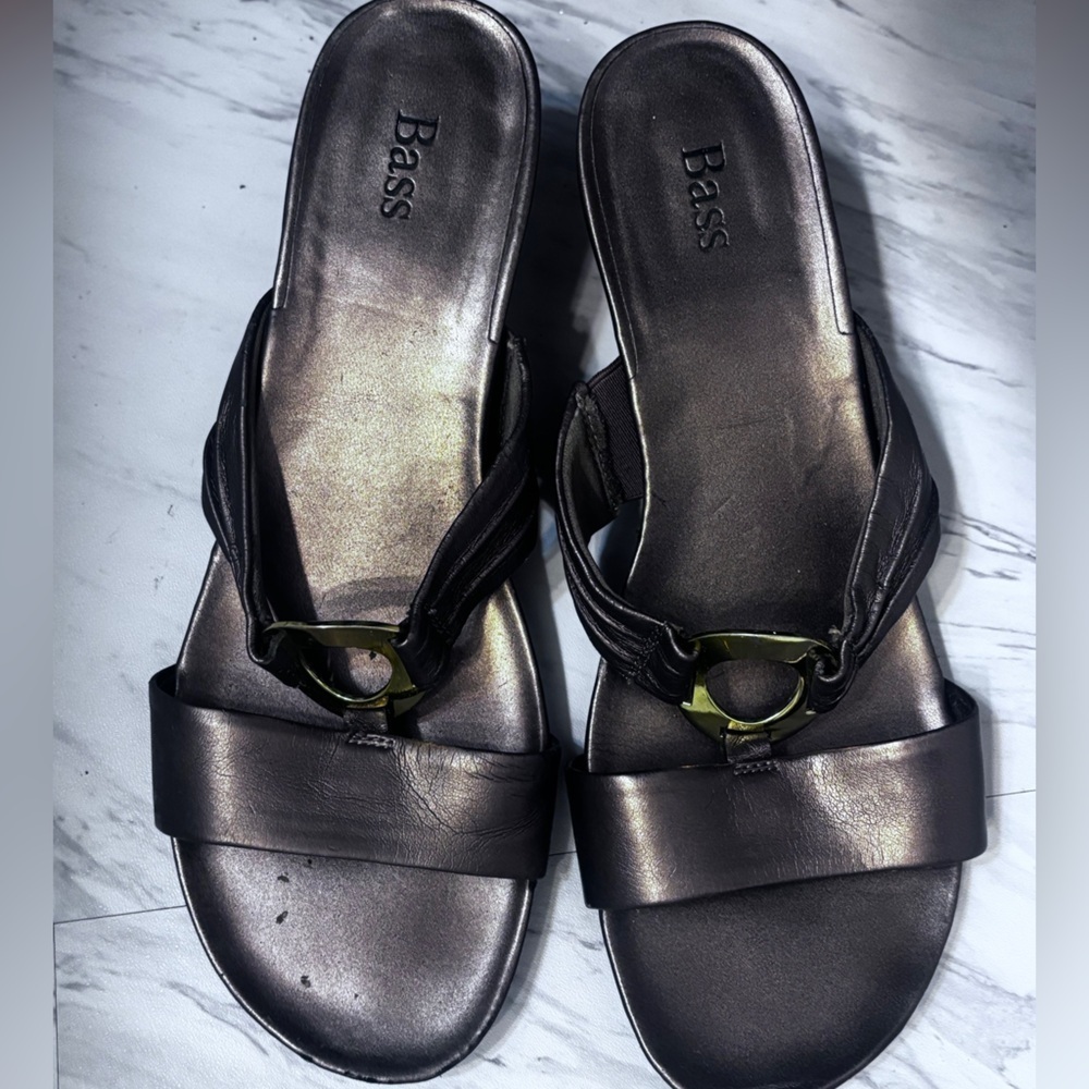 Bass women's metallic brown leather wedge sandals Size: 9M